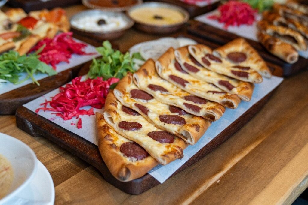 sujuk and mozzarella pide